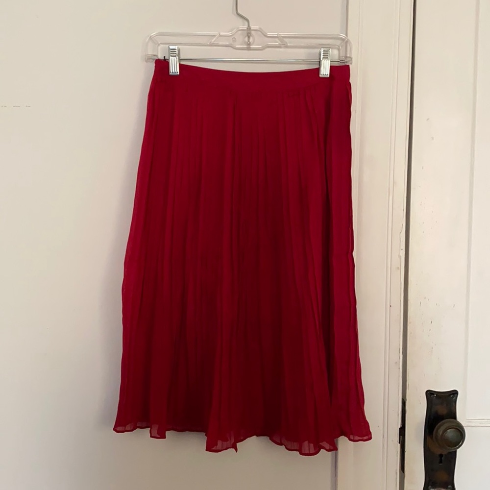 🎉LAST CHANCE! Red Pleated Midi Skirt